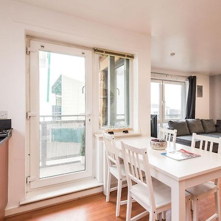 Modern Spacious 3 Bedroom City Centre Apartment - Free Parking - Private Balcony 에든버러 외부 사진