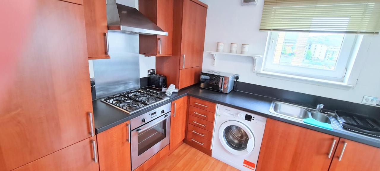 Modern Spacious 3 Bedroom City Centre Apartment - Free Parking - Private Balcony 에든버러 외부 사진