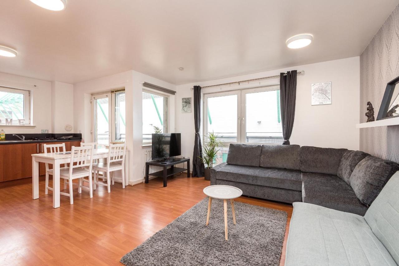 Modern Spacious 3 Bedroom City Centre Apartment - Free Parking - Private Balcony 에든버러 외부 사진