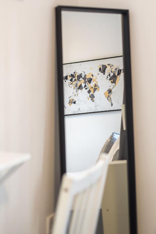 Modern Spacious 3 Bedroom City Centre Apartment - Free Parking - Private Balcony 에든버러 외부 사진