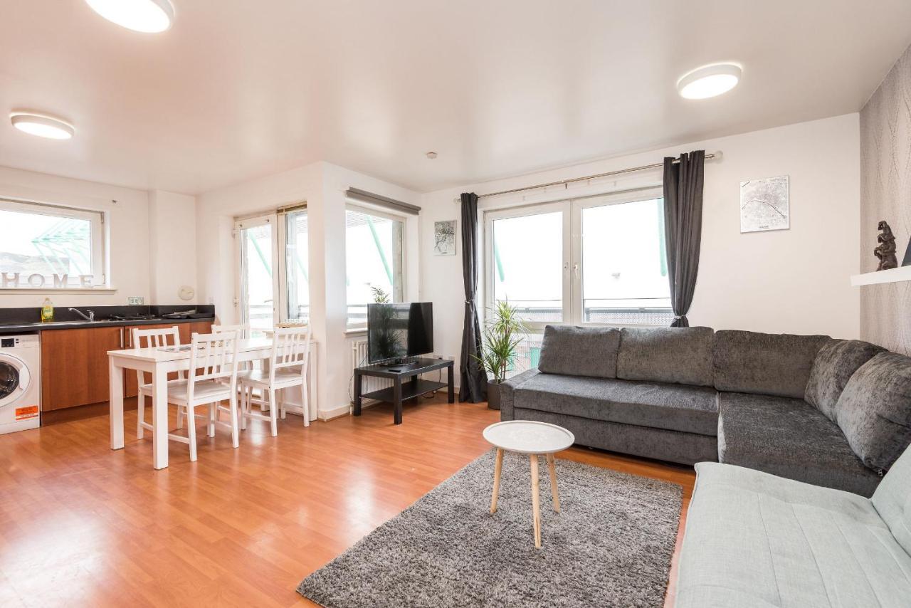Modern Spacious 3 Bedroom City Centre Apartment - Free Parking - Private Balcony 에든버러 외부 사진